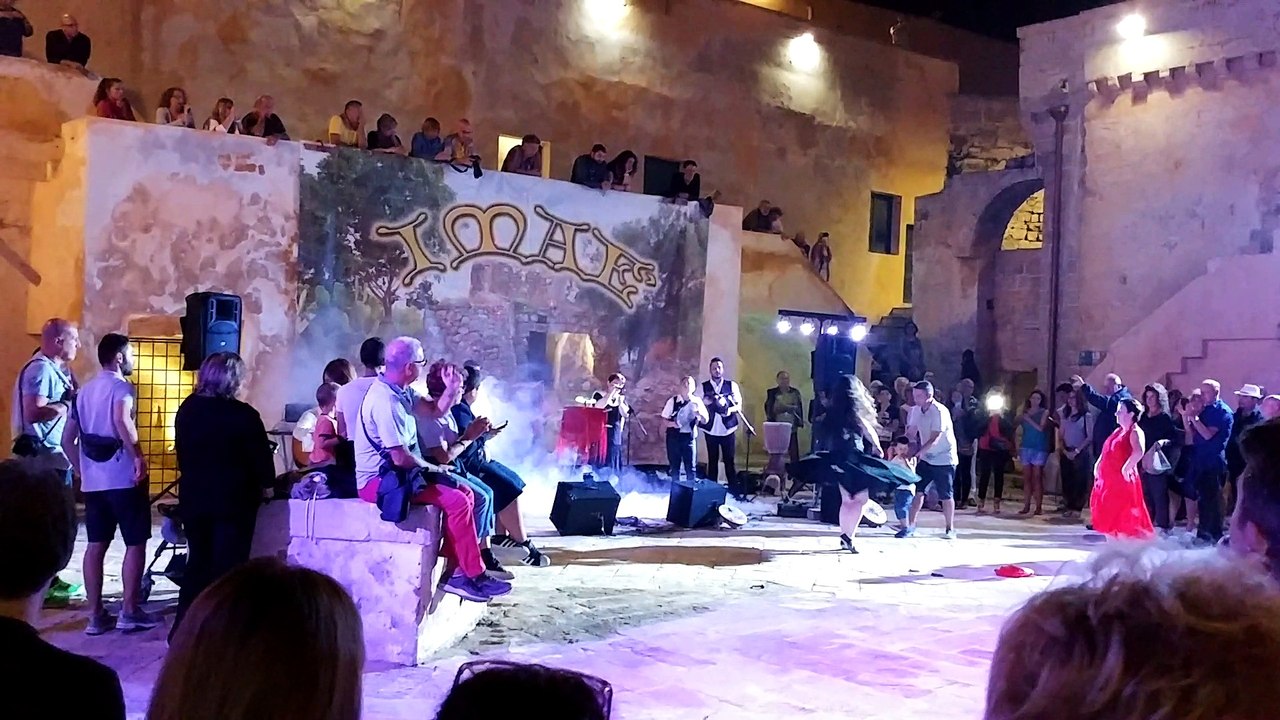 Pizzica salentina al castello di Gallipoli - Puglia -Settembre 2016