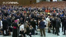 Commozione in Vaticano all'incontro del papa con i familiari delle vittime della strage di Nizza