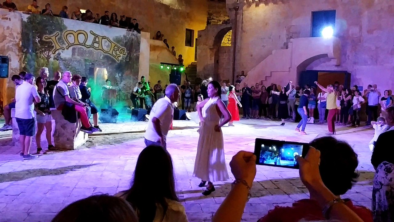 Pizzica salentina al castello di Gallipoli - Puglia -Settembre 2016