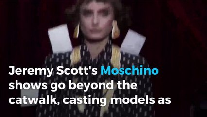 Gigi Hadid was a literal paper doll on the Moschino runway