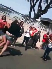 Acımasiz liseli Kızlarin kavgasi