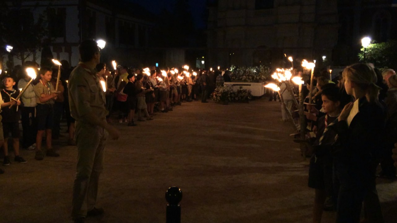 Procession nocturne des reliques de sainte Thérèse