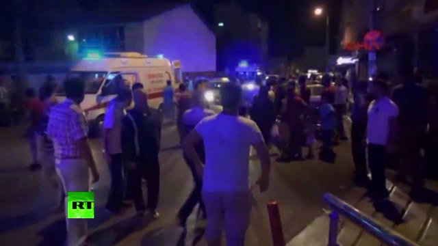 TERRORISTET E SHTETIT ISLAMIK PERGJAKIN NJE DASME NE TURQI, ME SHUME SE 50 TE VRARE DHE 100 TE PLAGO