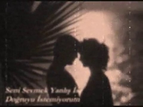 SEZEN AKSU - Şimdi Bana Kaybolan Yıllarımı Verseler