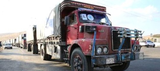 BM'nin 14 TIR'lık Yardım Konvoyu İdlib'e Hareket Etti