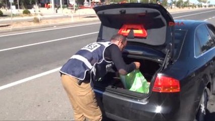 Adıyaman'da, Polis Tarafından Terör Olaylarına İlişkin Yapılan Denetimde 550 Araç ve İçindeki 980...