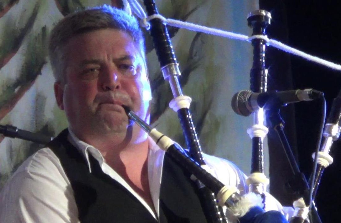 Folk by the Sea 2016 Kiama Part 1 of  12HD, Lily n King, Lizzie Flynn, Enda Kenny, Button Collective, Highlander, Genni Kane, Kenta Hayashi, Little Foot, Penny Hartgerink, Haywood Billy Goats, Ti-li-li-li, Kiama & blowholes,Southcoast of Sydney 23-25Sep16