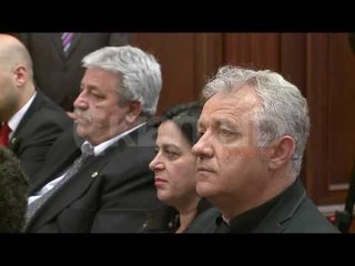 VAKUMI LIGJOR PER KESHILLIN E EMERIMEVE, PRESIDENTI THERRET POLITIKEN NE KONSULTIME