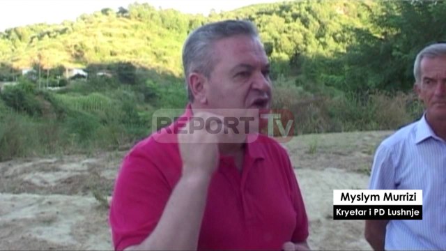 Report TV - Banorët e Lushnjes protestë për kryepleqtë: T'i zgjidhim me votë