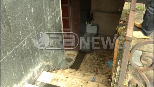 Ora News - Grabitja e bankës, kamerat kanë fiksuar autorët, por i vështirë identifikimi