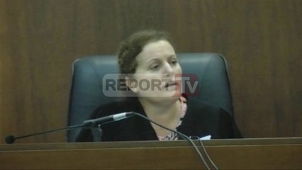 Report TV - Vdekja e 17-vjeçarit në Sharrë lihen në burg 3 nga të arrestuarit