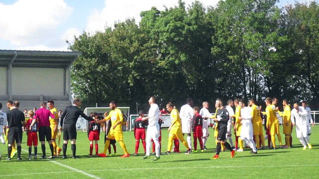 ESCORT KIDS DES JOUEURS DE L'EMF POUR L'ÉQUIPE EXIREUIL LORS DE LA RENCONTRE FACE À L'AS COZES (CFA2) POUR LE 4ÈME TOUR DE LA COUPE DE FRANCE, DIMANCHE 25 SEPTEMBRE 2016.