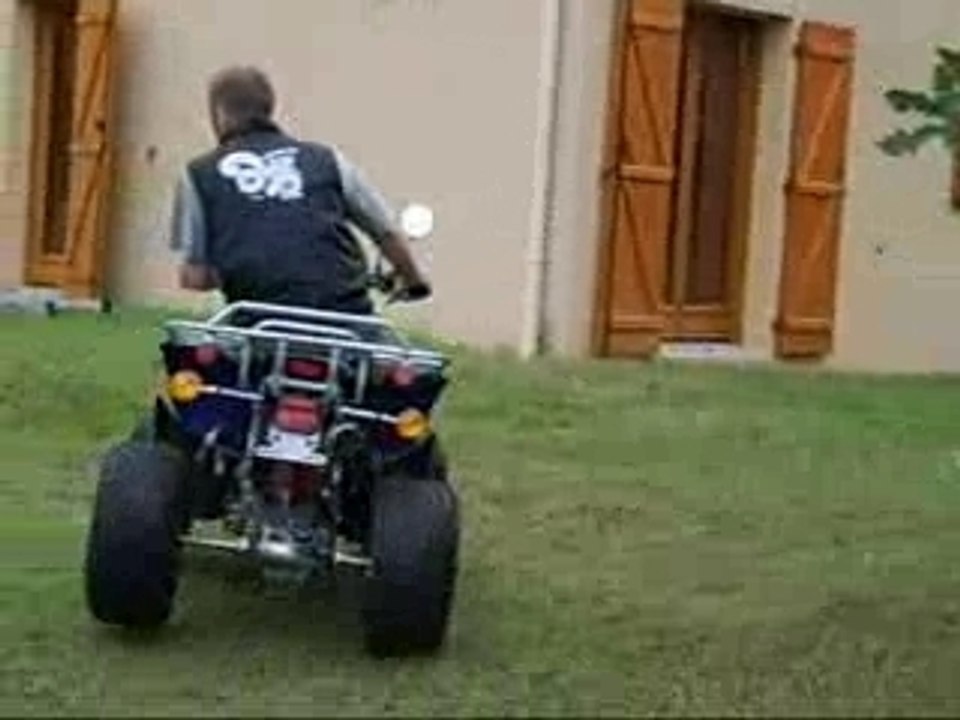 Tous premiers tours de roues avec mon quad tout neuf...