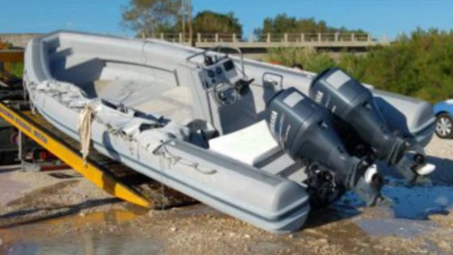 Ora News - Itali - Arrestohen pesë skafistë shqiptarë, me dy ton drogë në gomone