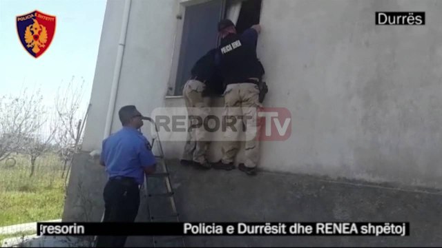 Report TV - Durrës, i sëmuri mendor merr peng një 11-vjeçare, lirohet nga Policia