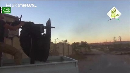 سوريا: الفصائل المسلحة تسترجع  مخيم حندرات وقوات النظام تقصف حلب