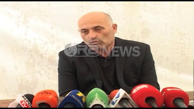 Ora News - Babai i 29-vjeçarit: Drejtësi për vdekjen e djalit, u vra në zyrat e shtetit grek