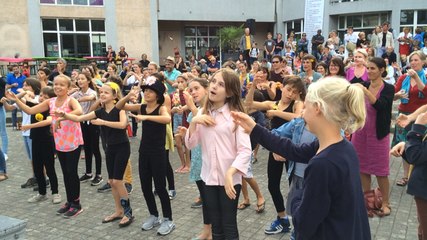 Flash mob à Athena