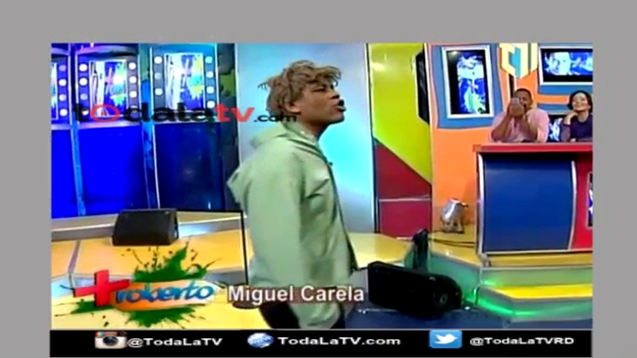 Efrain en ''Yo pago por mi Show''-Más Roberto-Video