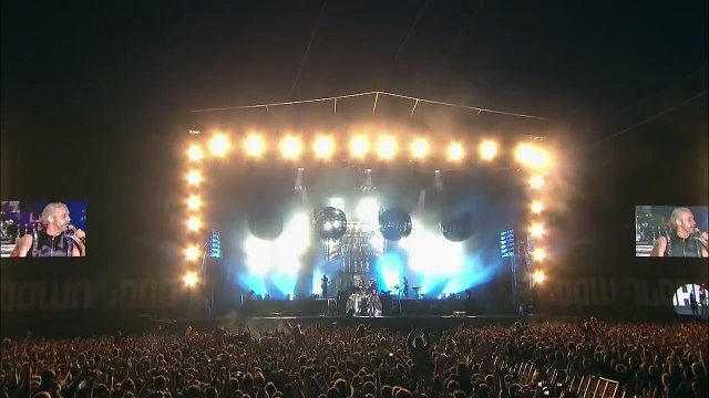 Groupe de Metal en version Bossa Nova en concert.. Du Hast ! LOL Rammstein