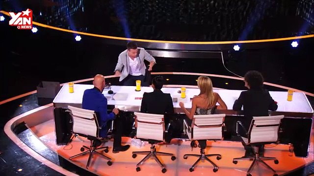 iPhone Magic Trick - America's Got Talent 2014