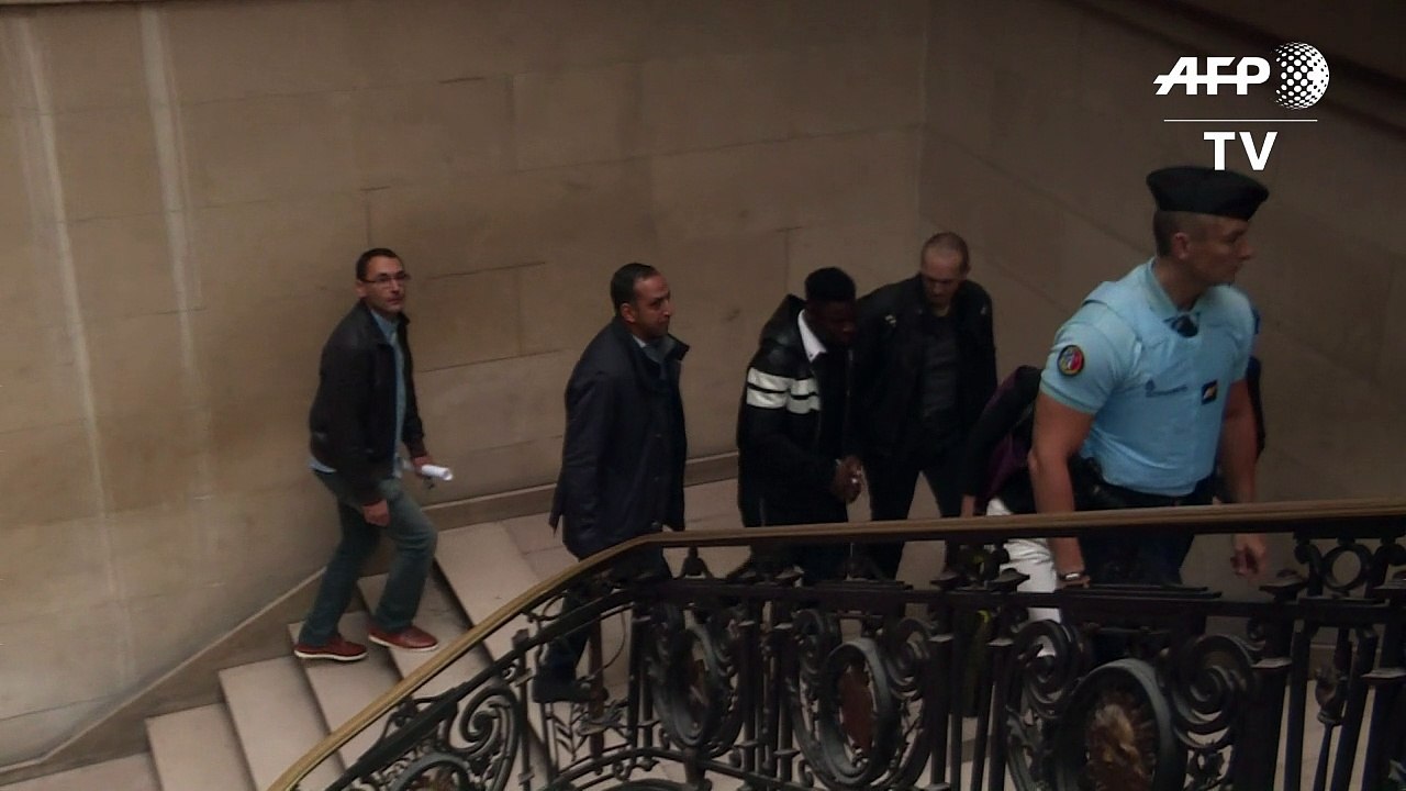 Le défenseur du PSG Serge Aurier devant la justice
