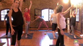 75 mins Clase de vinyasa yoga en Zentro yoga