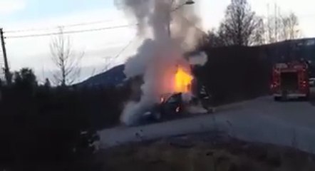 Toujours mettre le frein avant de bruler sa voiture