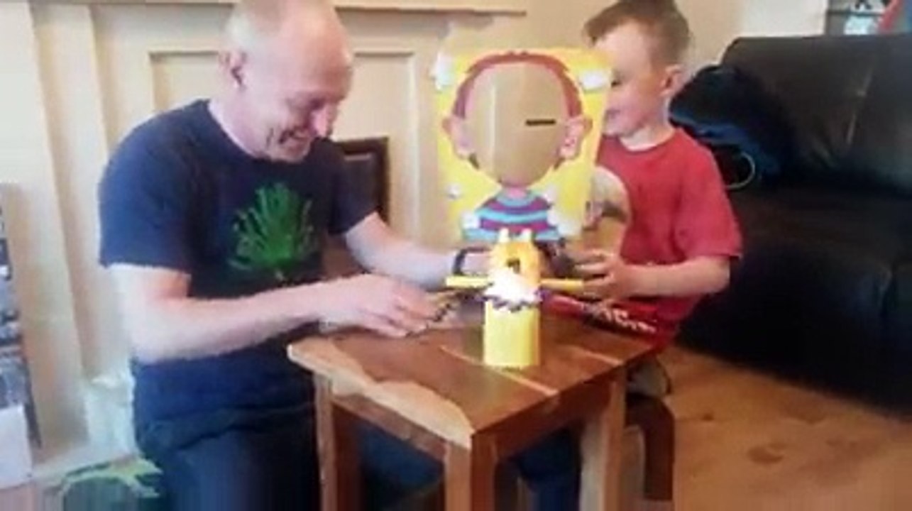 Momentos divertidos en familia. A ver si no te ríes...