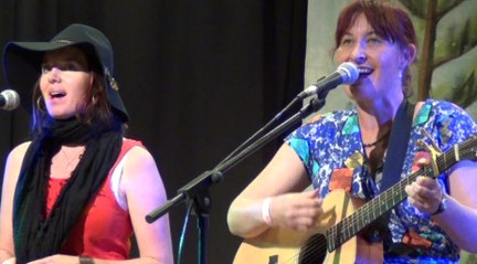 Folk By The Sea 2016 Kiama Part 2 of 12HD Lizzie Flynn, Lisa Couper  & The Reckoning1-2, The Button Collective1-2, Southcoast of Sydney, 23-25 Sep 2016
