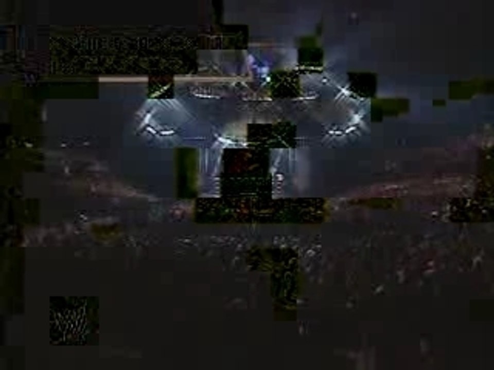 Trish Stratus vs. Victoria (Chicago Street Fight)