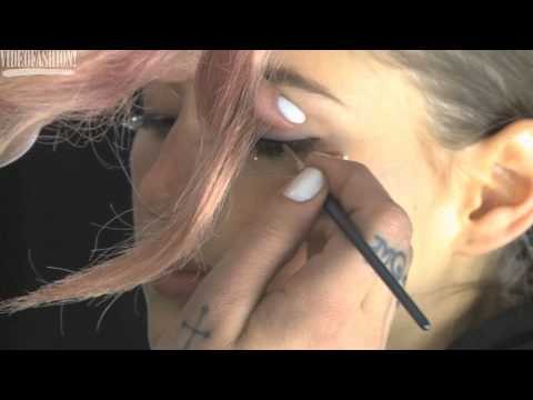 Backstage at Carolina Herrera - Autumn/Winter 2015-16 | Videofashion