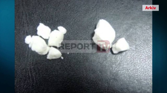 Report TV - Kapen 320 gr kokainë në Kapshticë në pranga 4, mes tyre 2 vajza