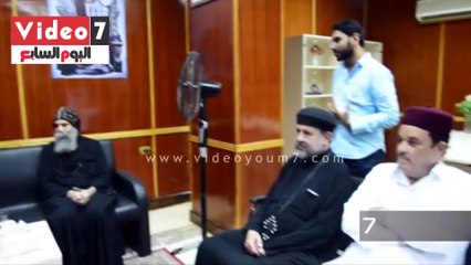 محافظ مطروح يلتقى الأنبا باخوميوس استعدادا لزيارة البابا تواضروس
