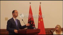 Ora News- Bushati në forumin ekonomik, fton kinezët të investojnë në “Korridorin Blu”