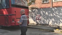 Report TV - Vendosi tritol në autobusin e funeralit prangoset autori, dhunoi edhe policin