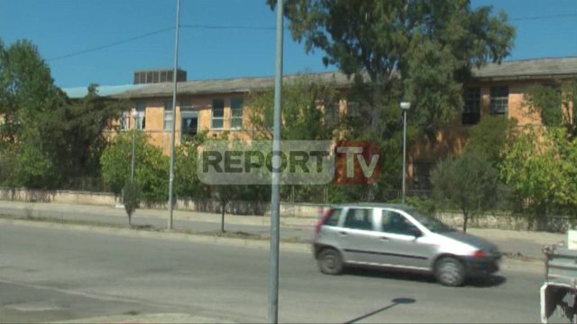 Report TV - Durrës, shkon të shikojë ashensorin bie në gropë dhe humb jetën 15-vjeçari