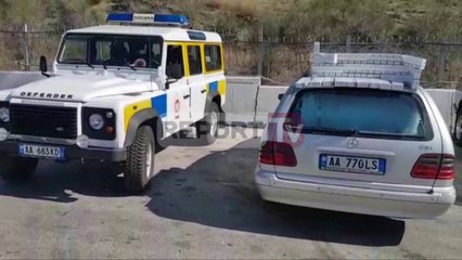 Report TV - Kakavijë, kapet me cigare kontrabandë, i fshehu në makinë