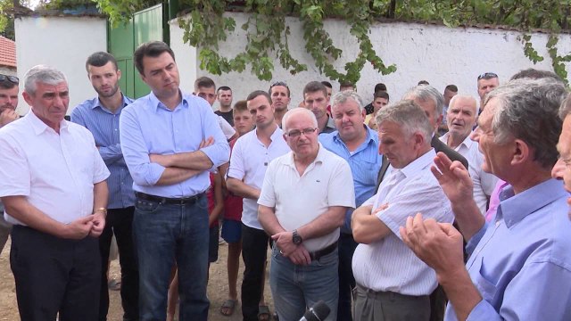 Report TV - Basha takime në fshatrat e Dibrës, kërkon votën për Sherefedin Shehun