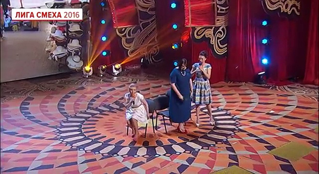Трио разные и ведущий - Продавщицы центрального рынка - Лига смеха, видео приколы