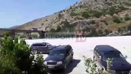 Report TV - Aksion antidrogë me helikopter asgjësohen 40 mijë rrënjë kanabis
