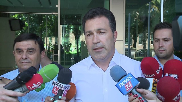 PS mbledh grupi: Do ta votojmë vettingun - Top Channel Albania - News - Lajme