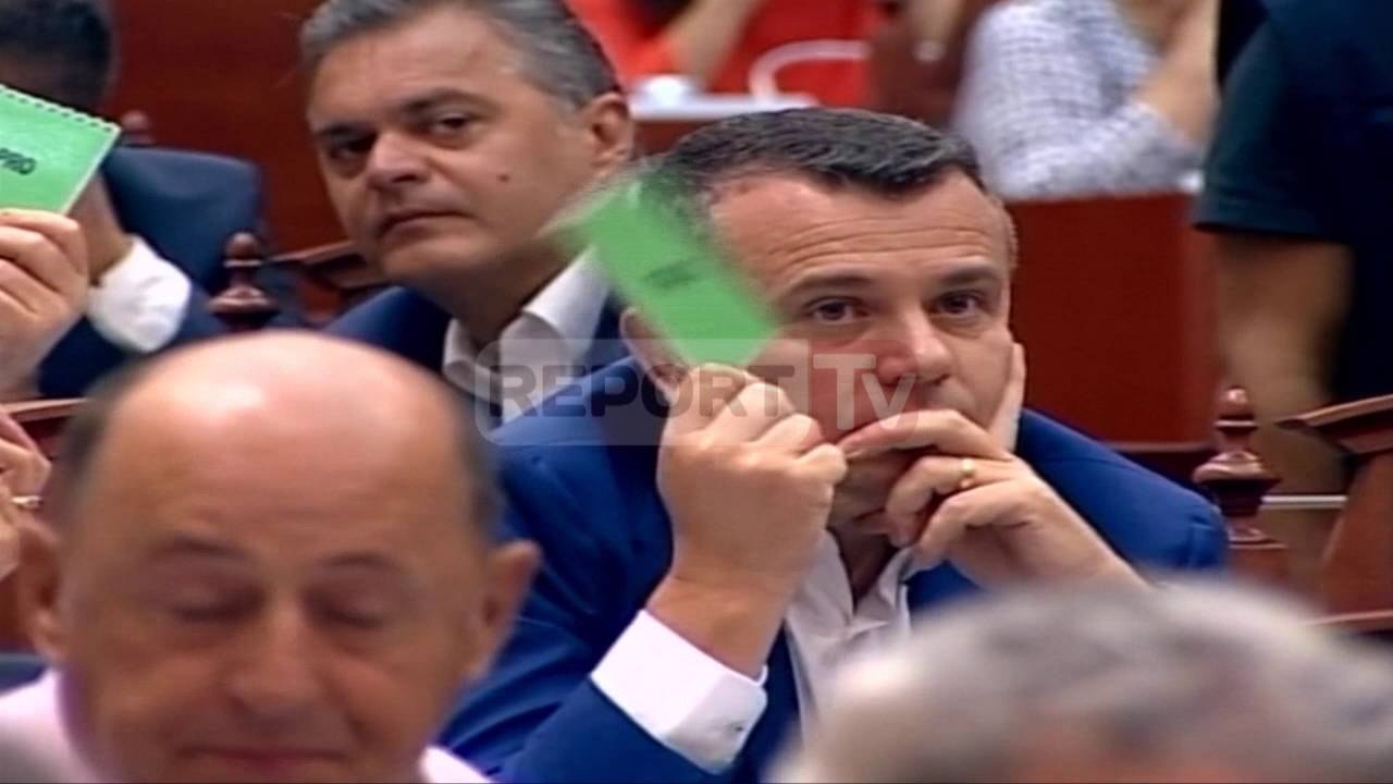 Report TV - PS-LSI-PDIU miratojnë me 88 vota vettingun, PD lë Kuvendin