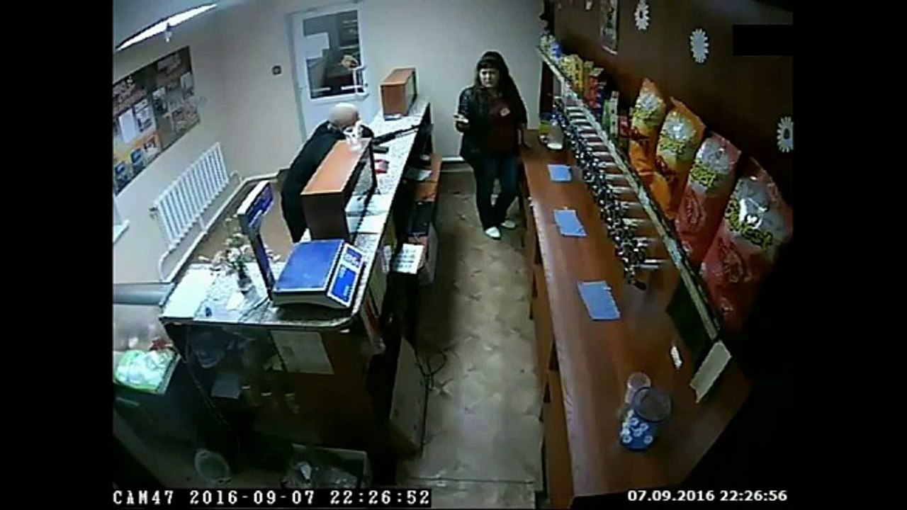 Esto fue lo que pasó cuando un ladrón intentó robar con una AK-47 a una mujer