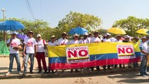 Opositores ao acordo de paz protestam em Cartagena