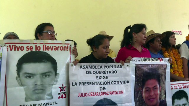 Peña Nieto se compromete a resolver desaparición en Ayotzinapa