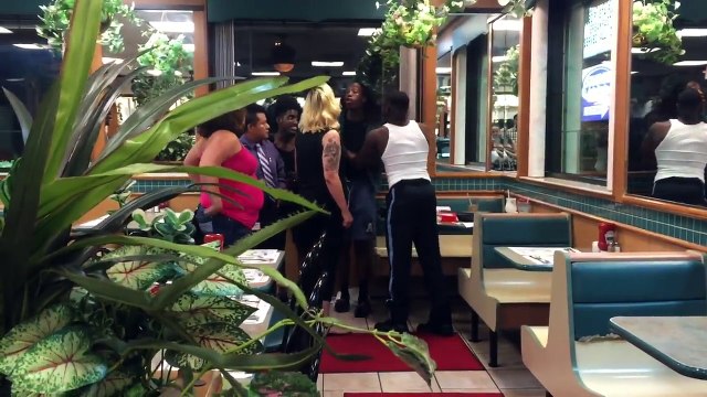 Brawl In Baltimore Restaurant: Three Dudes Vs. Two Chicks