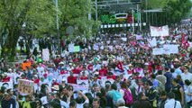 Marchan en México a 2 años de la desaparición de 43 estudiantes