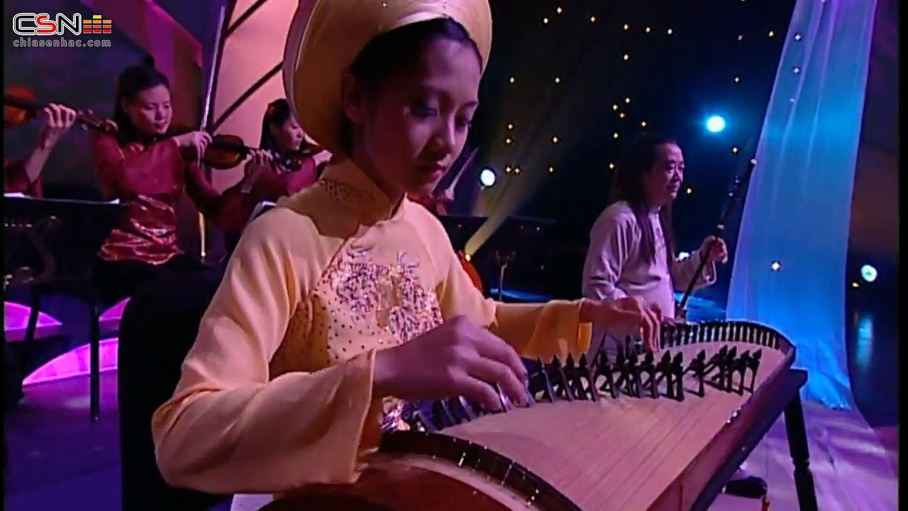 Gác nhỏ đêm xuân - Hương Lan