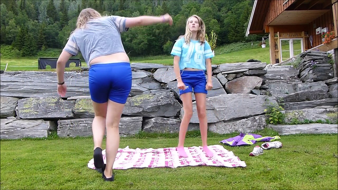 Теен йога челлендж. Girl challenge. Девочки йога йога челлендж. Йога челлендж ютуб. Теен йога челлендж.